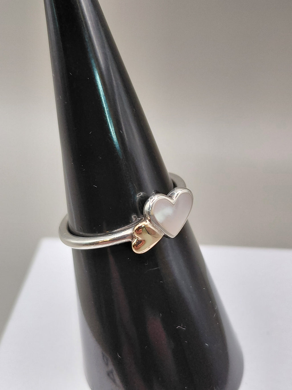 Pandora Preloved Silver And 14ct Gold With Mother Of Pearl Luminous Hearts Ring Size 50 Lot 0503